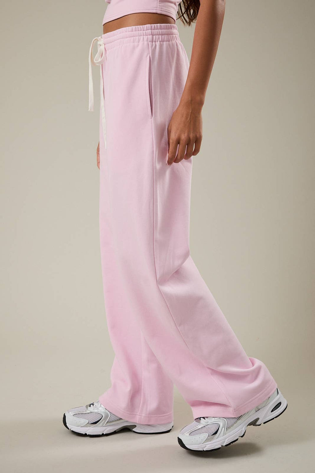 MID-RISE WIDE LEG SWEATPANTS: LT BLUE / XS
