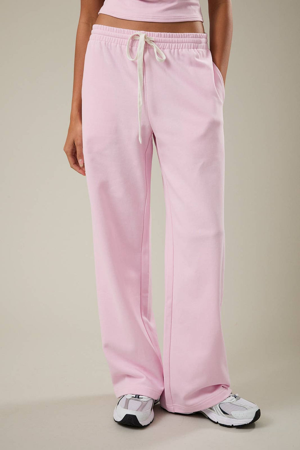 MID-RISE WIDE LEG SWEATPANTS: LT BLUE / XS