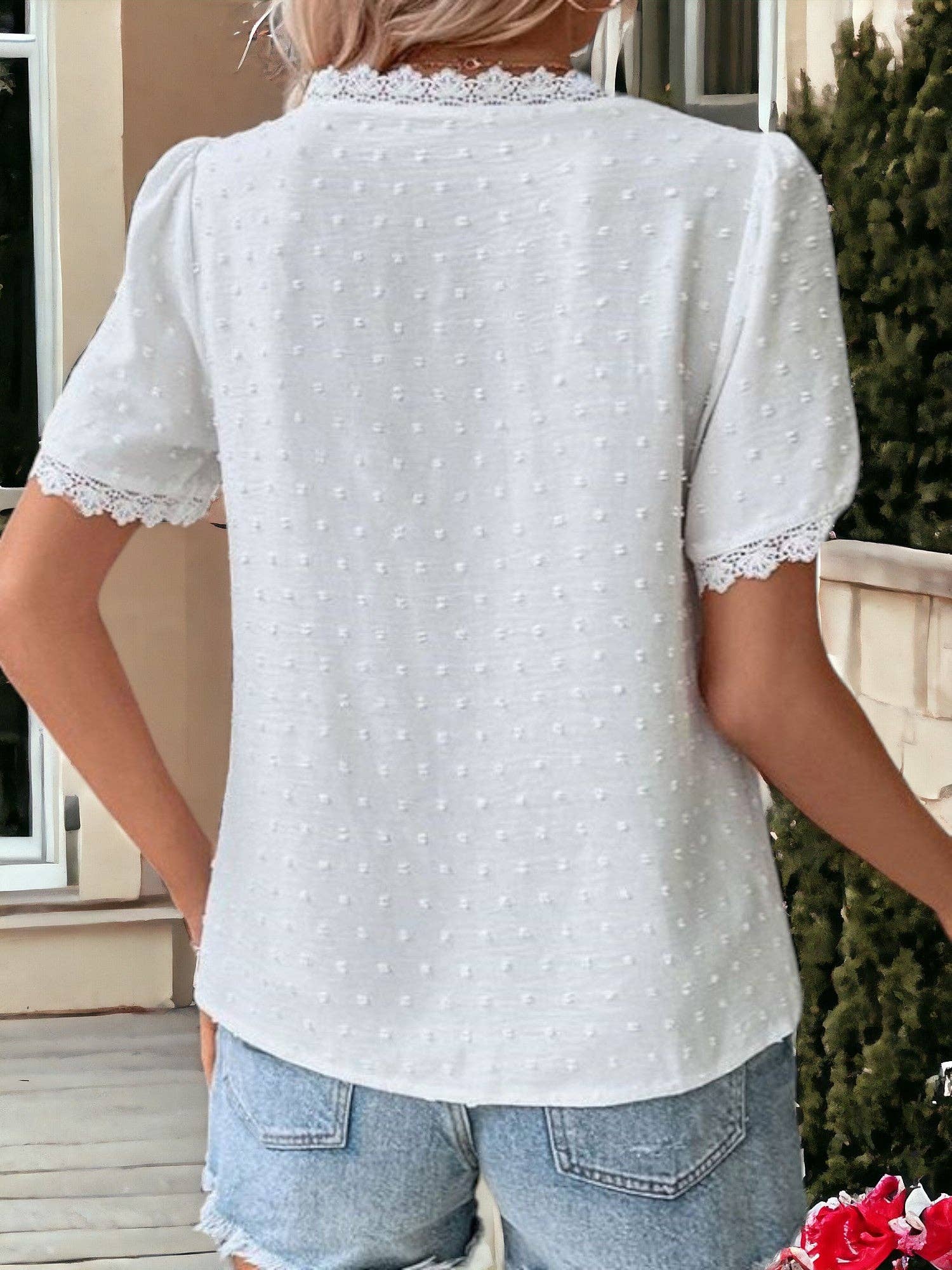 Lace Detailed V-Neck Short Sleeved Blouse: White