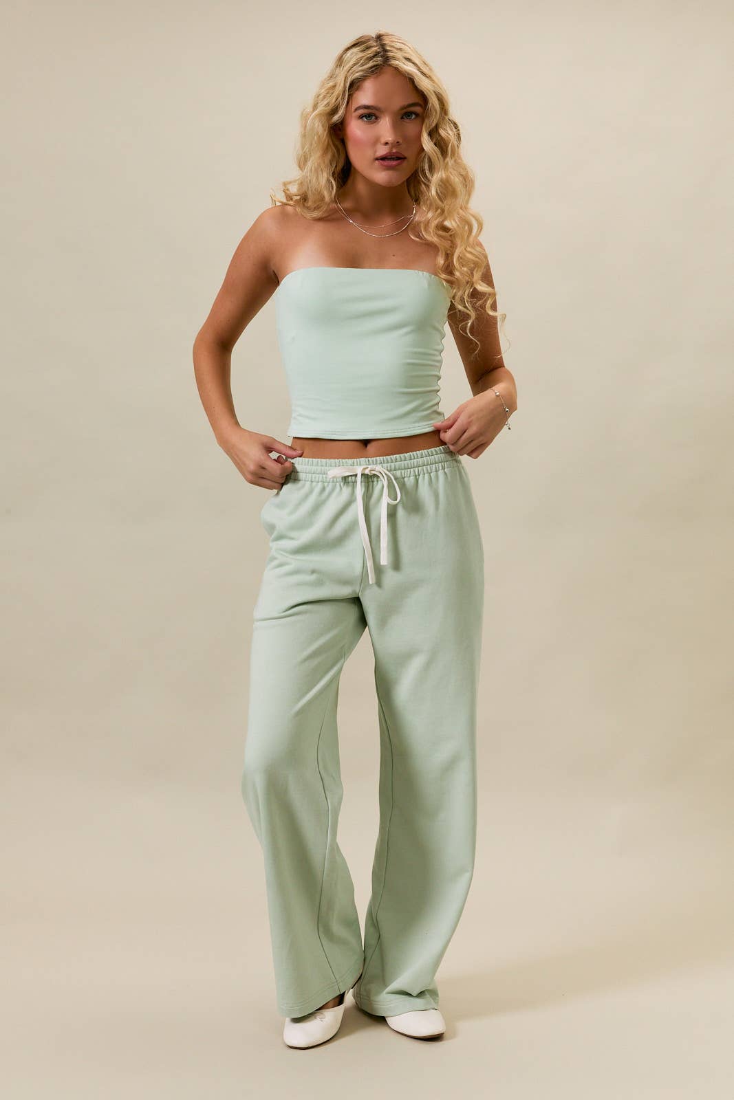 MID-RISE WIDE LEG SWEATPANTS: LT BLUE / M