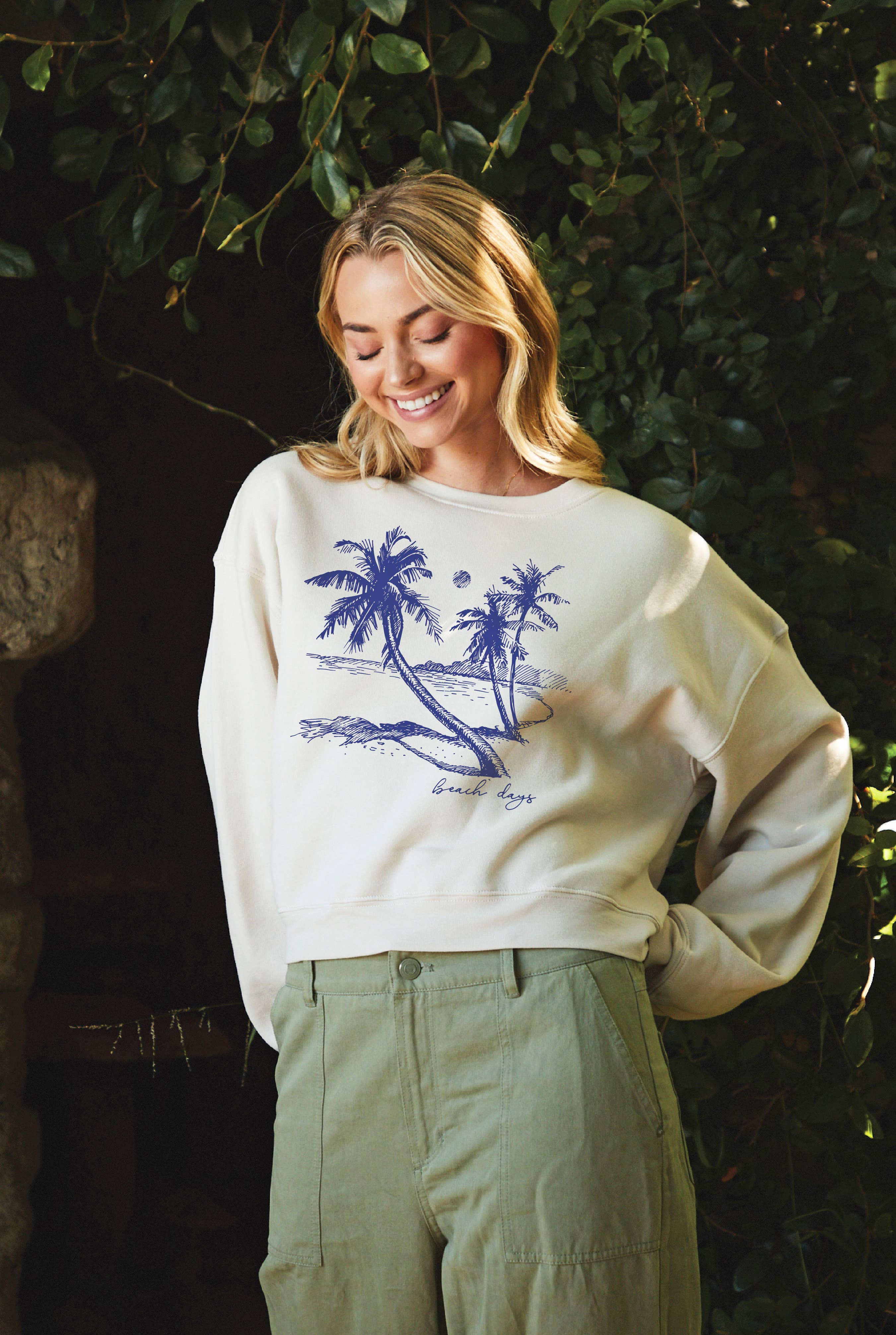 BEACH DAYS Mid Graphic Sweatshirt: ROSE