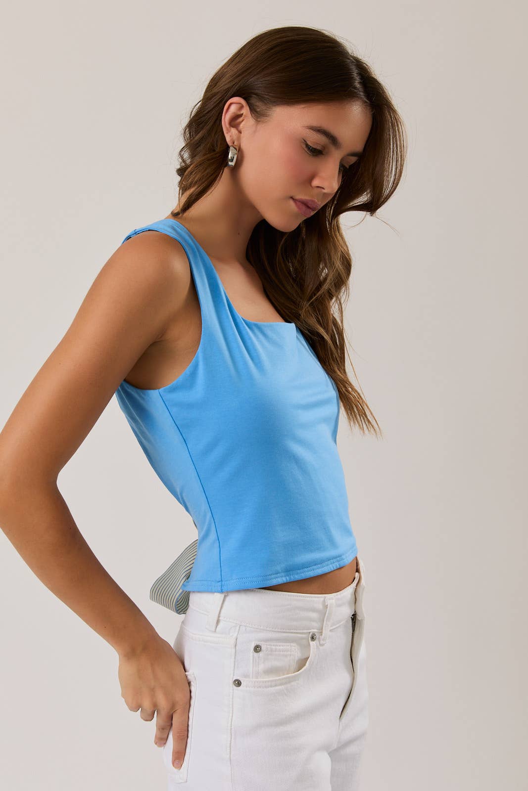 SELF DOUBLE SQUARE NECK TOP WITH BACK CONTRAST TIE DETAIL: MOCHA / S