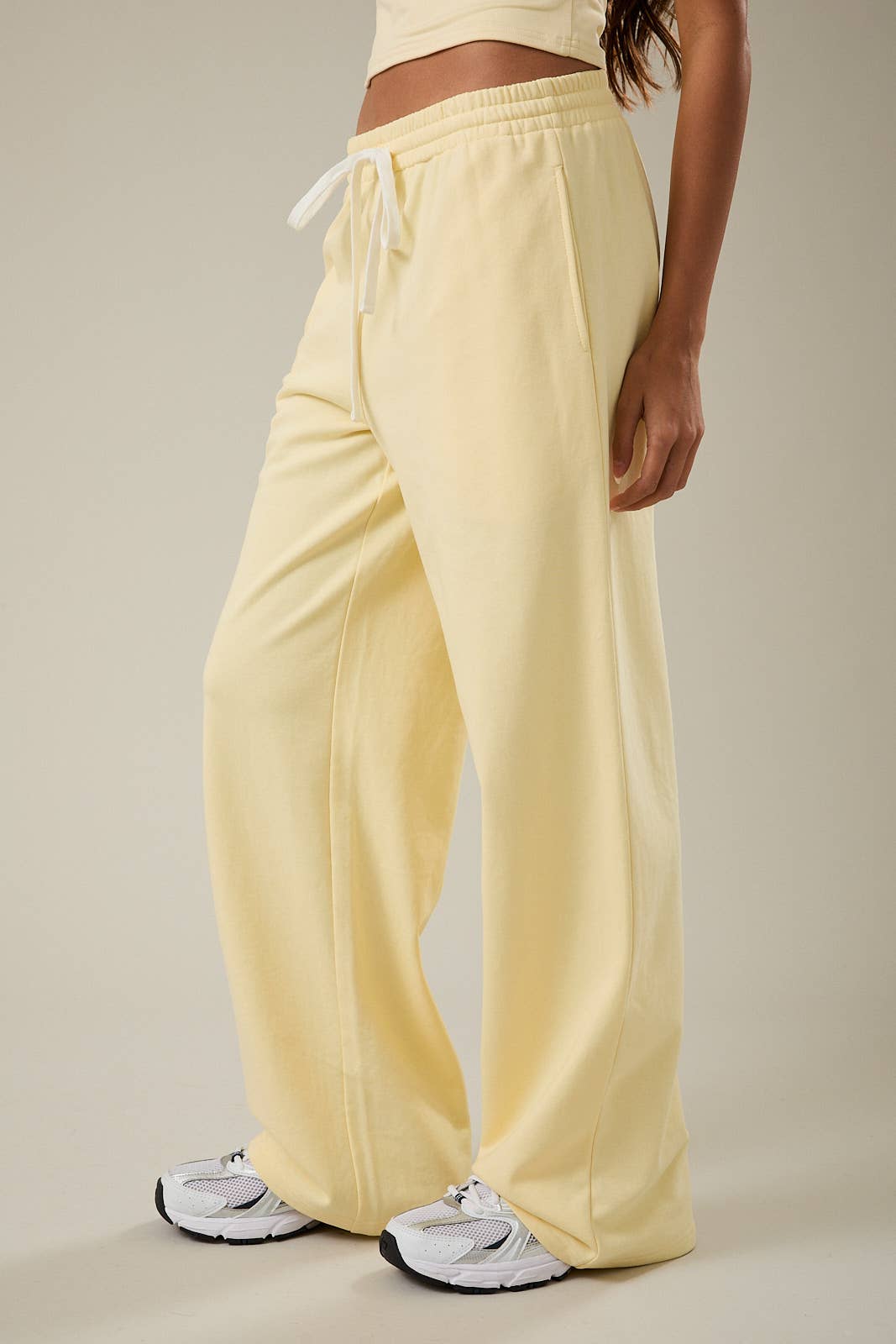 MID-RISE WIDE LEG SWEATPANTS: LT BLUE / S