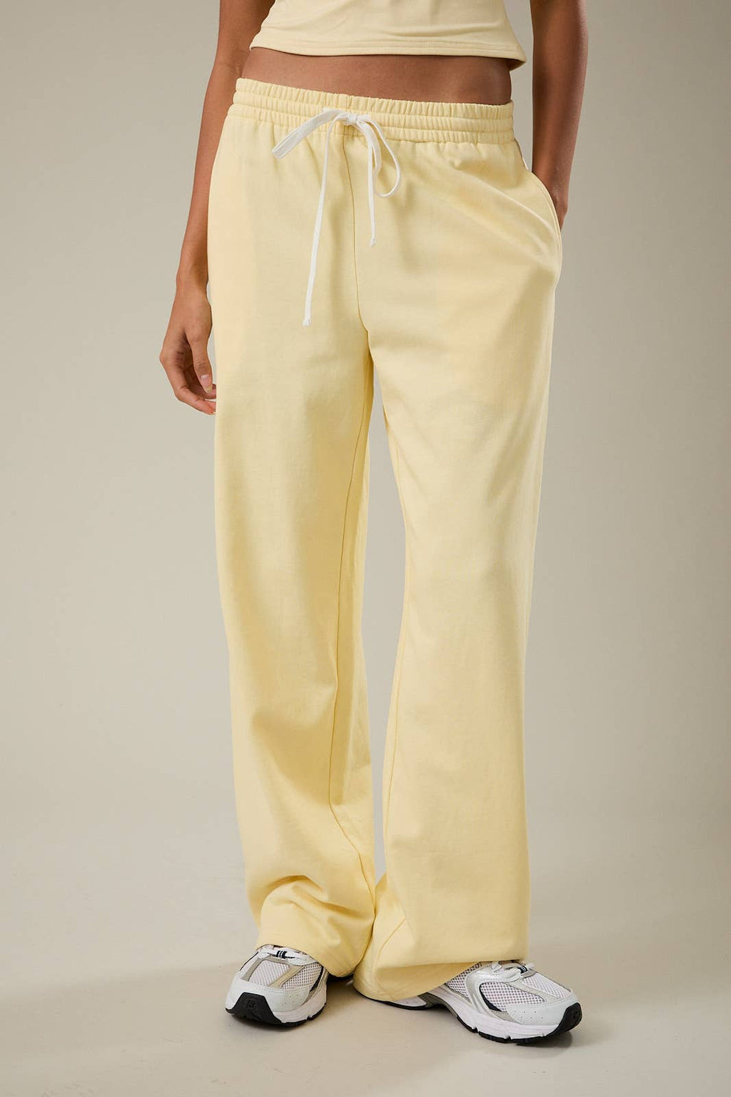 MID-RISE WIDE LEG SWEATPANTS: LT BLUE / L