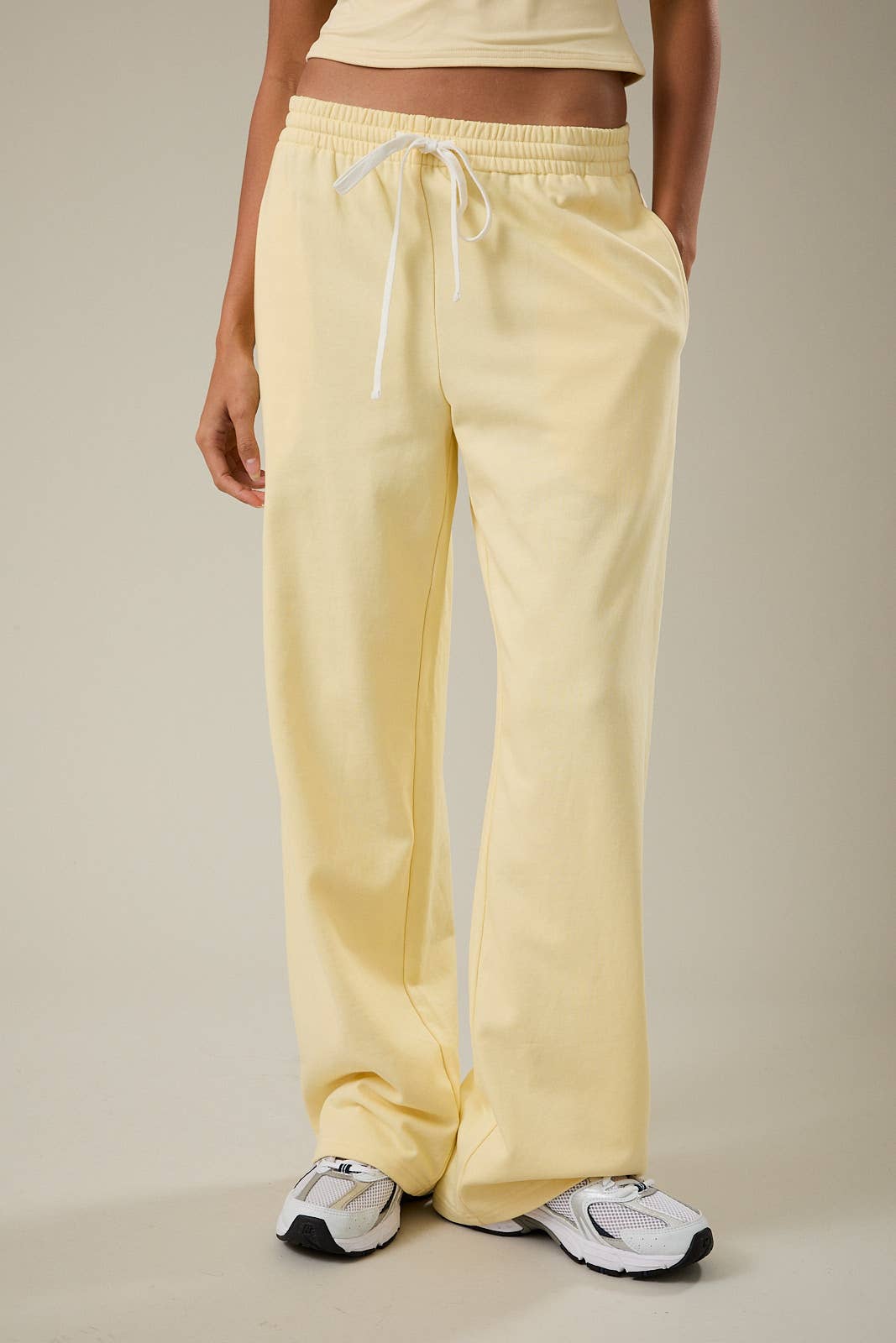 MID-RISE WIDE LEG SWEATPANTS: LT BLUE / XS