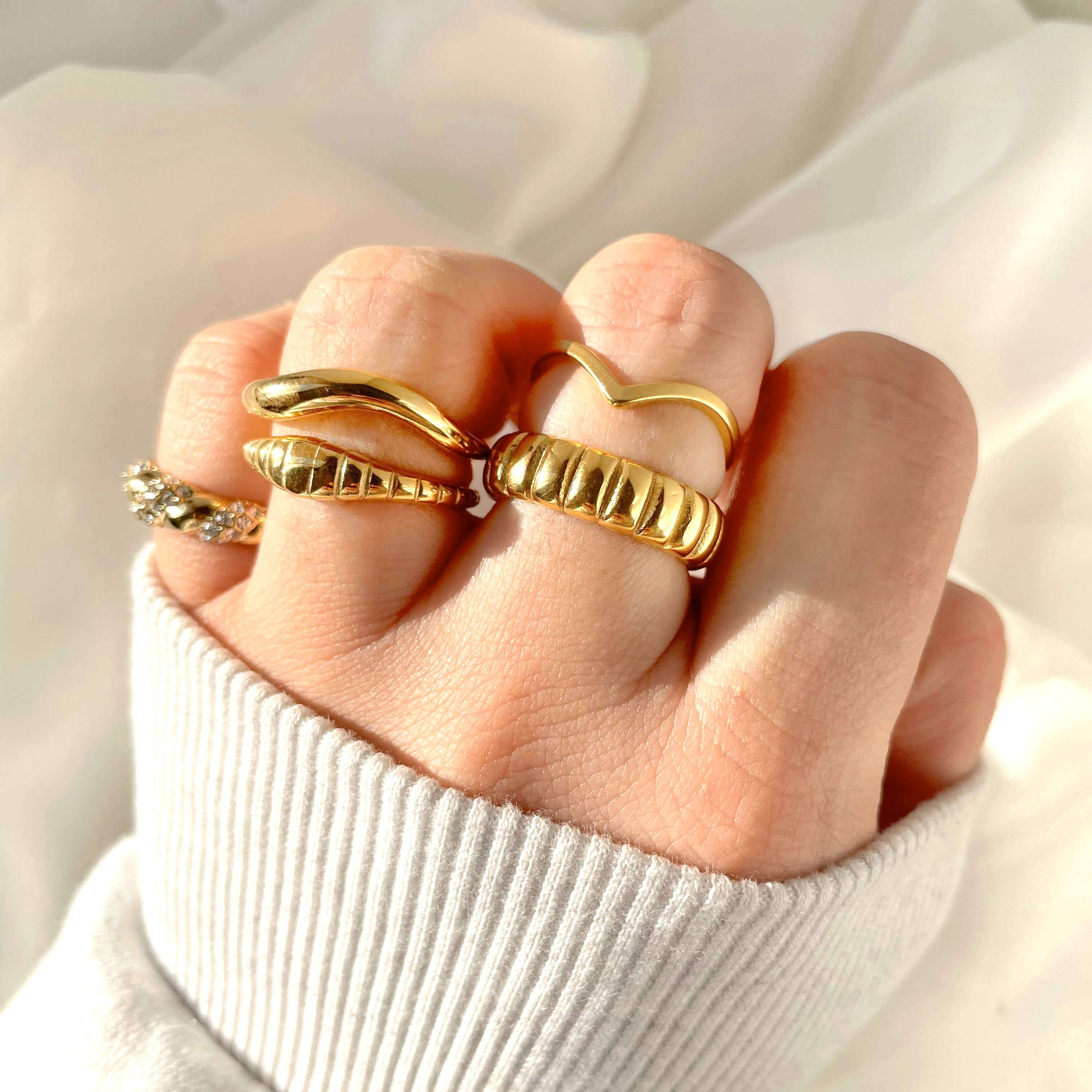 Wishbone Stacker Ring - Dainty V Ring - Peak Chevron Ring : Yellow Gold / 6